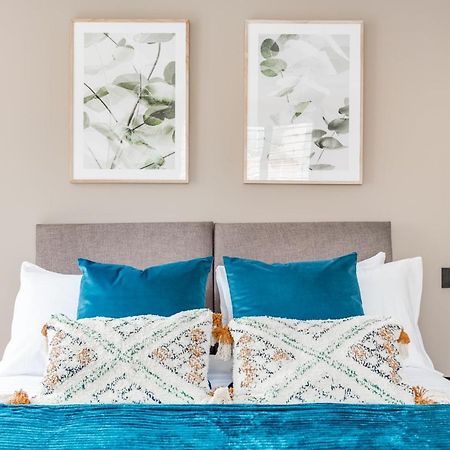 Executive 2 Bedroom Apt City Centre Free Pkg , Wifi By Tent Serviced Apartments Staines-upon-Thames Εξωτερικό φωτογραφία