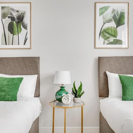 Executive 2 Bedroom Apt City Centre Free Pkg , Wifi By Tent Serviced Apartments Staines-upon-Thames Εξωτερικό φωτογραφία