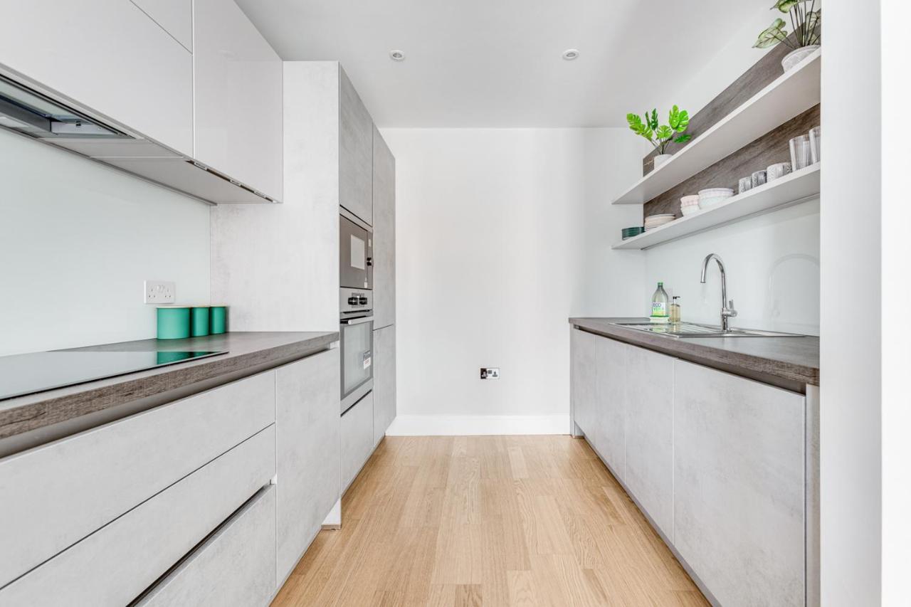 Executive 2 Bedroom Apt City Centre Free Pkg , Wifi By Tent Serviced Apartments Staines-upon-Thames Εξωτερικό φωτογραφία
