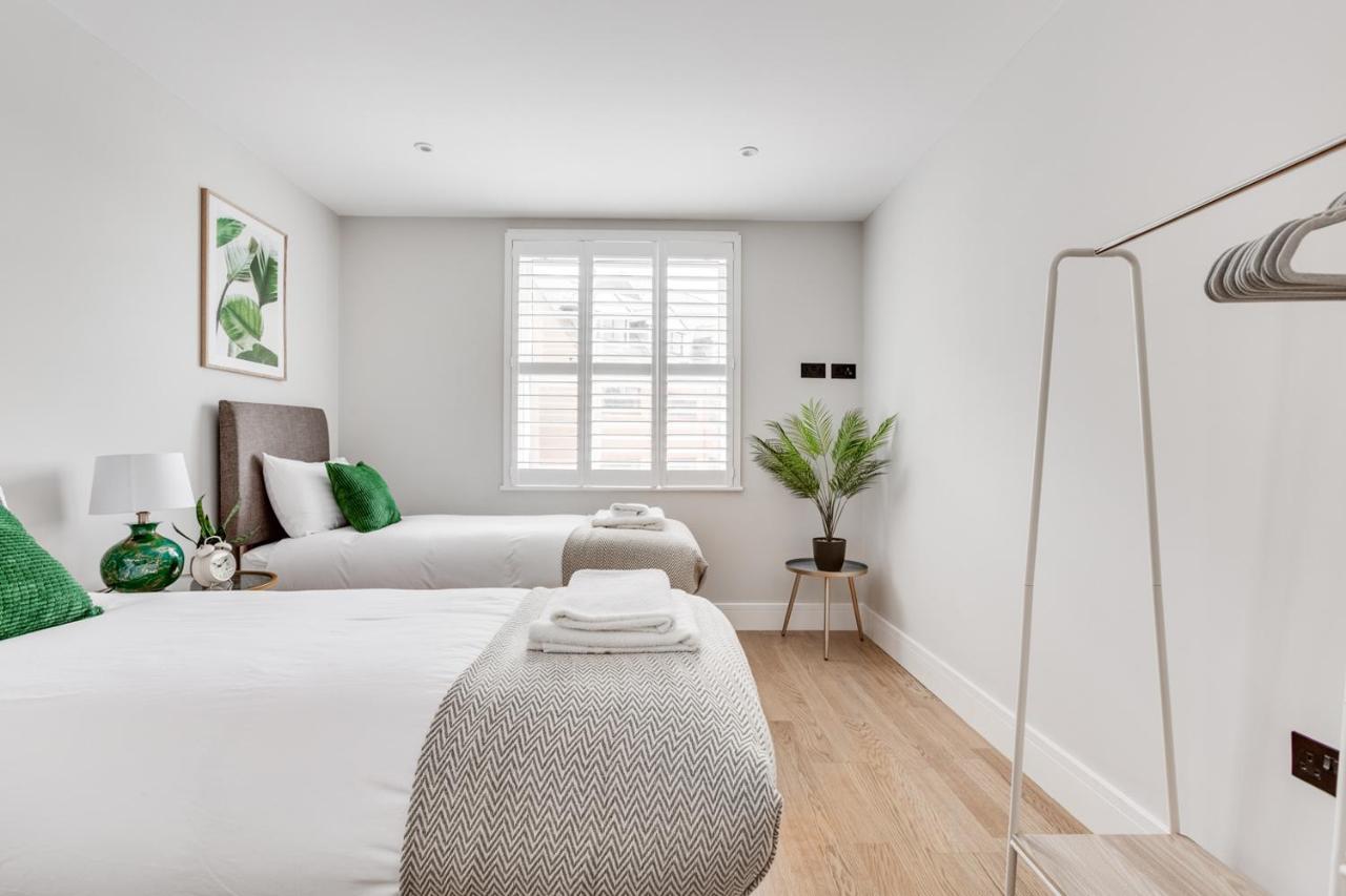 Executive 2 Bedroom Apt City Centre Free Pkg , Wifi By Tent Serviced Apartments Staines-upon-Thames Εξωτερικό φωτογραφία