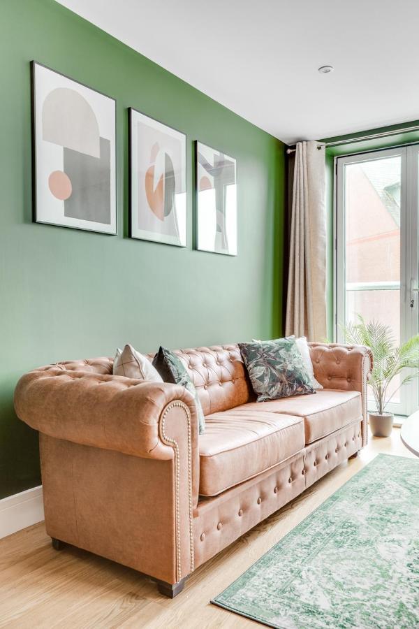 Executive 2 Bedroom Apt City Centre Free Pkg , Wifi By Tent Serviced Apartments Staines-upon-Thames Εξωτερικό φωτογραφία